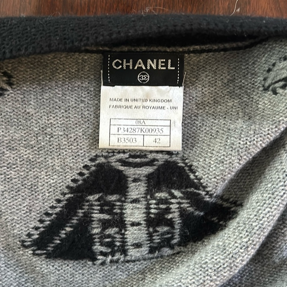 Chanel Cashmere button cardigan - Picture 3 of 9